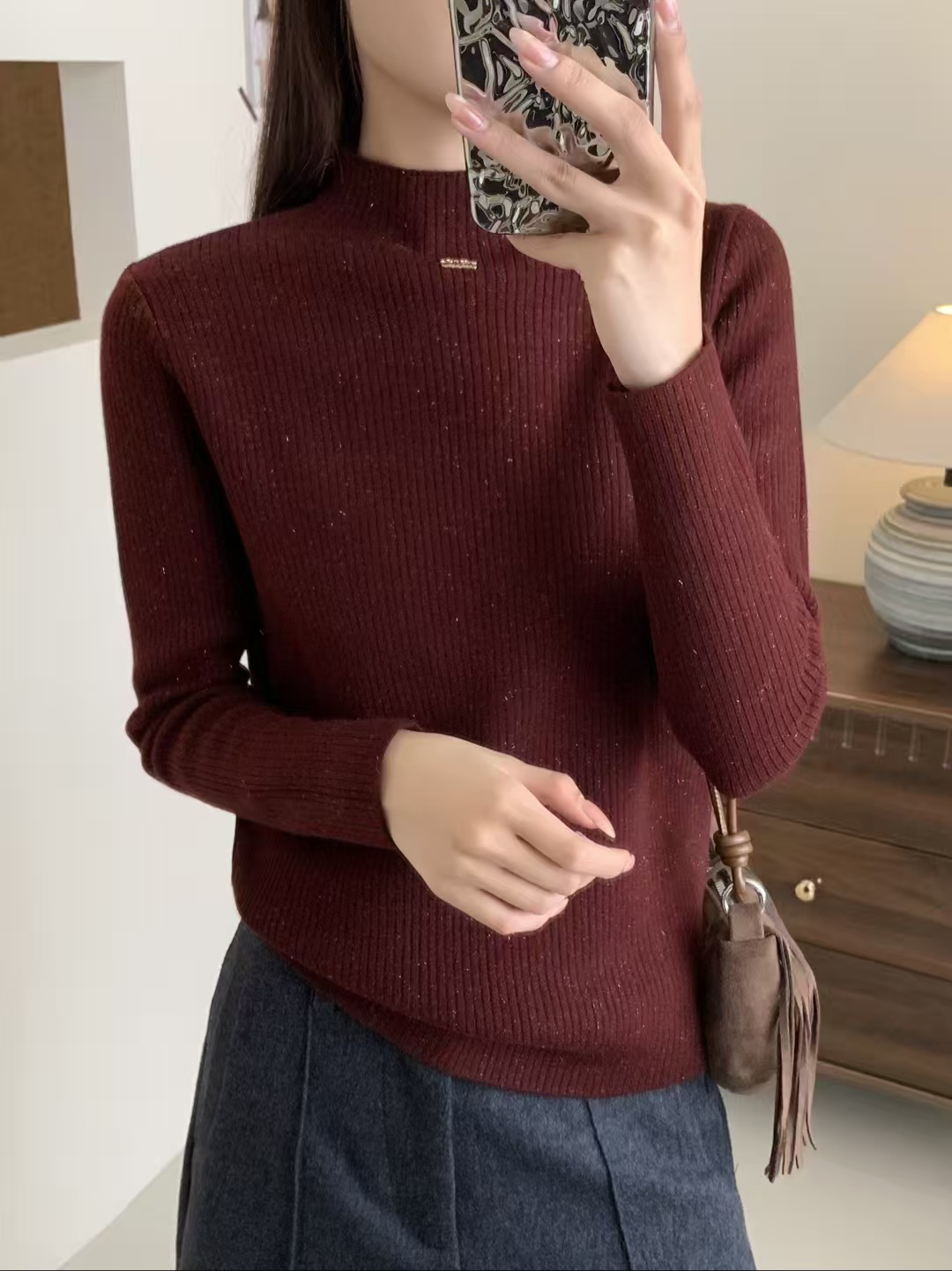 【大小姐】长袖时尚套头新年修身针织衫秋冬米加小金条字母打底衫01