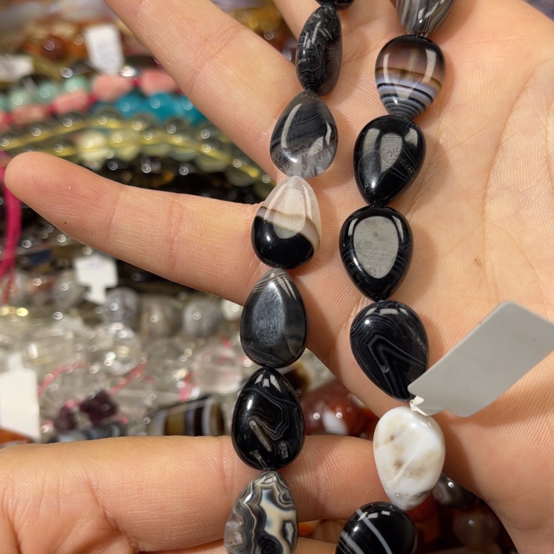 玛瑙/玉髓散珠玛瑙水晶半生矿