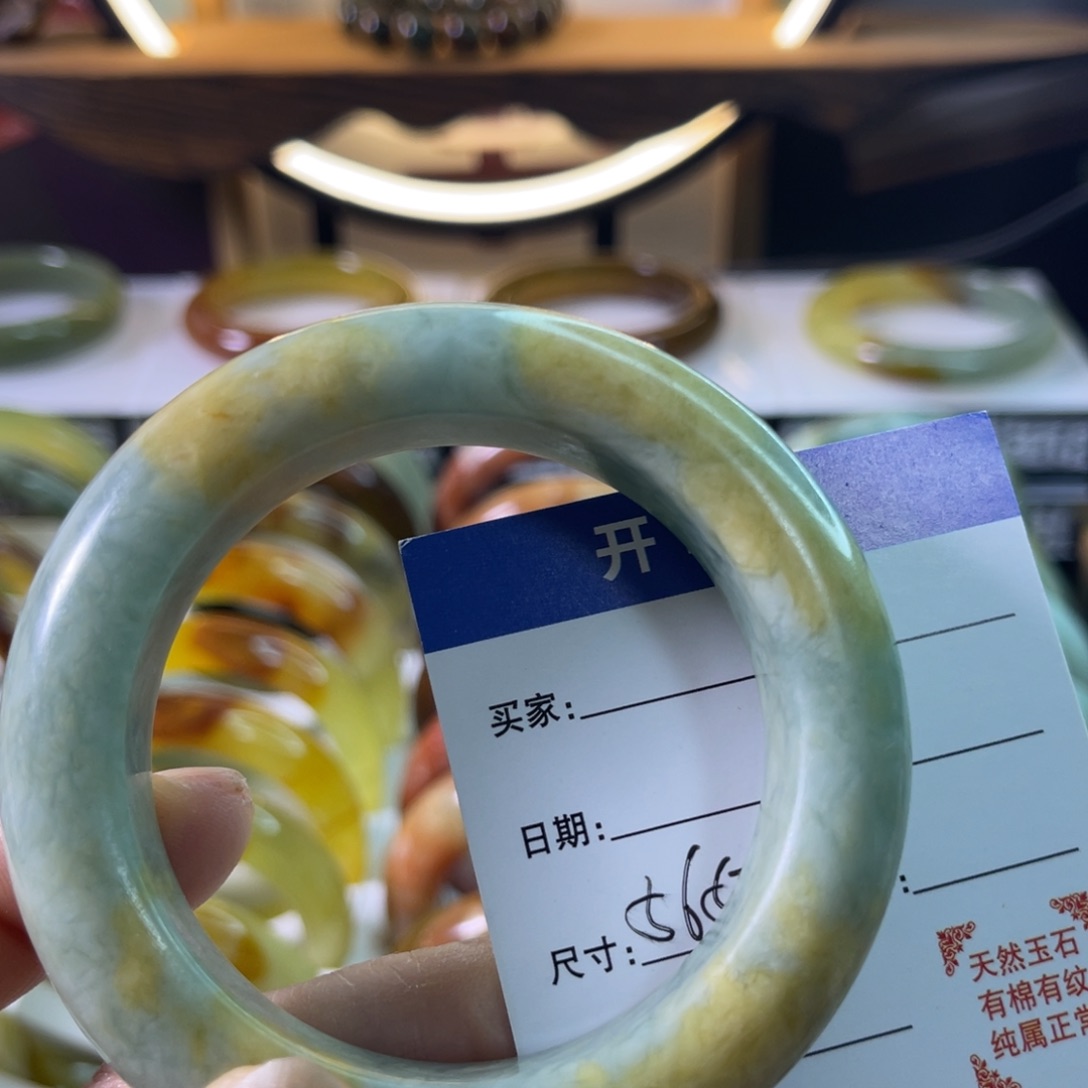 夙***、蛇纹石玉未镶嵌手镯