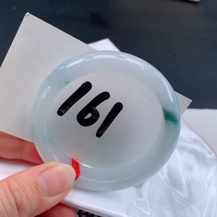 翡翠未镶嵌手镯正