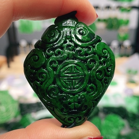 翡翠颈饰未镶嵌挂件