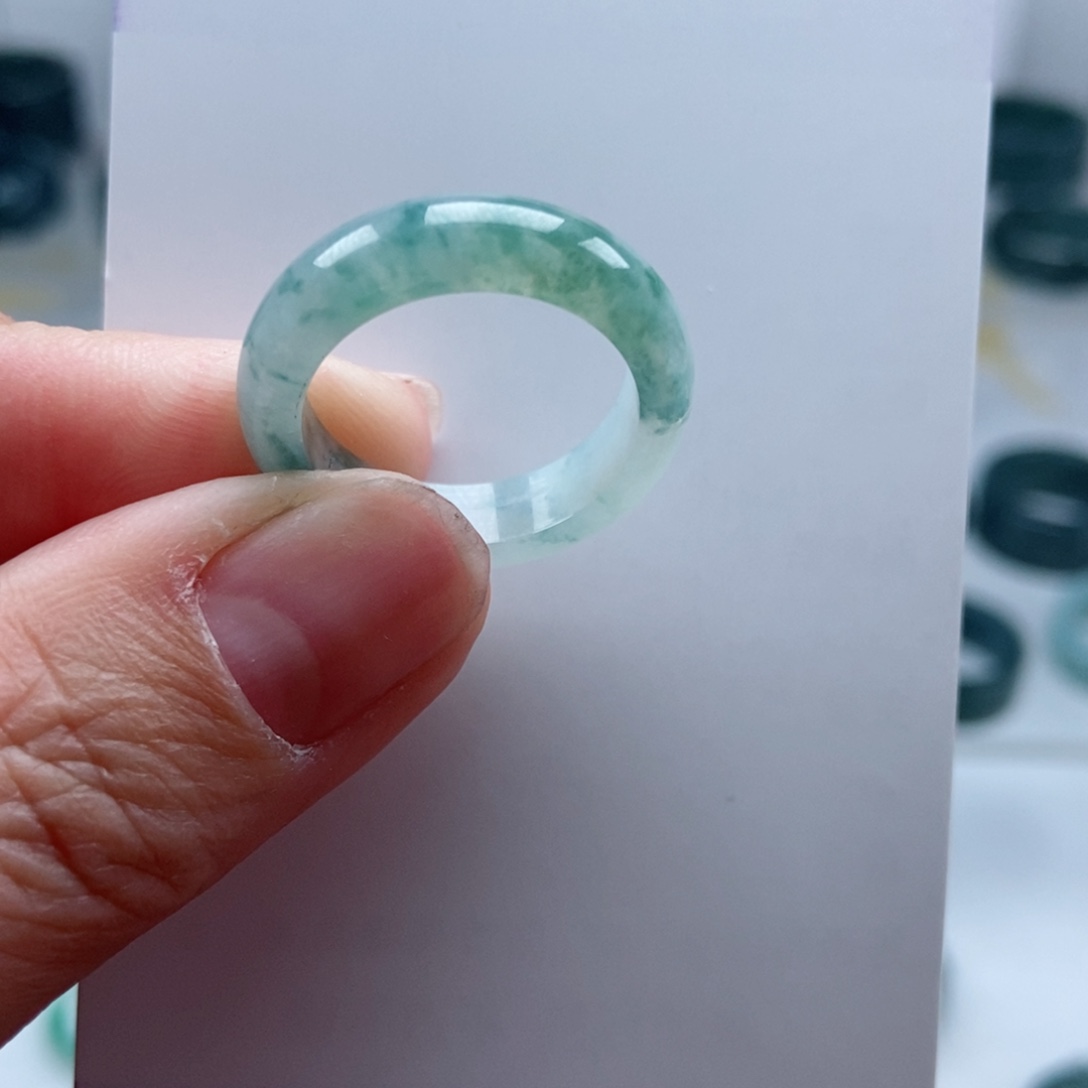 翡翠戒指未镶嵌翡翠