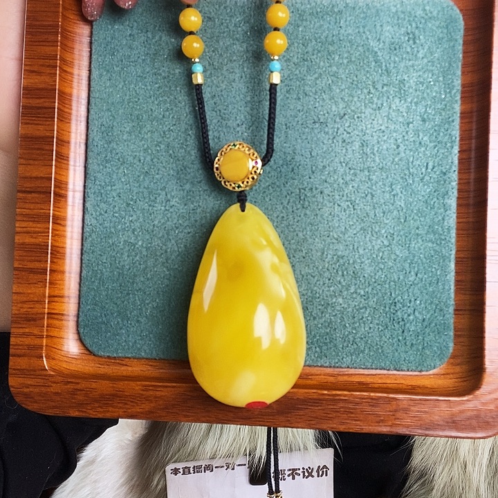 娟***儿蜜蜡银S925镶嵌颈饰吊坠