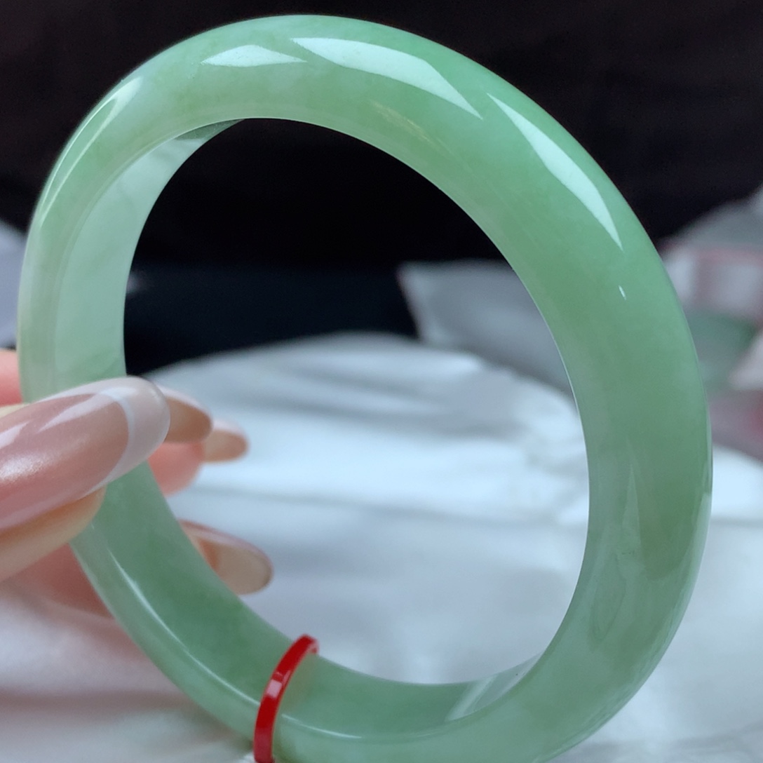 翡翠手镯未镶嵌437038，