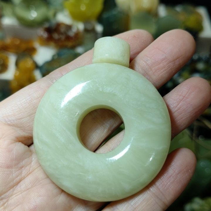岫玉未镶嵌平安扣