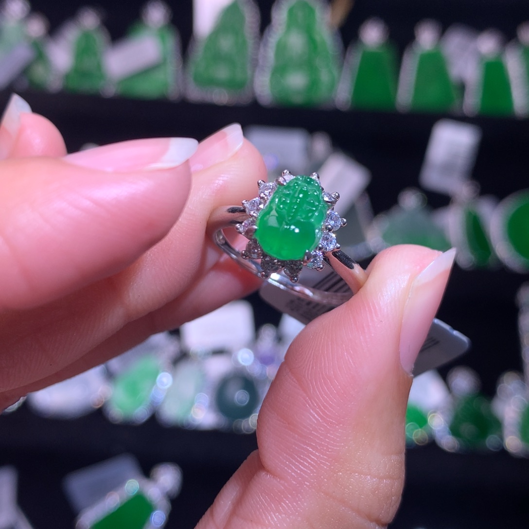 【闪购商品】银S925镶嵌戒指翡翠