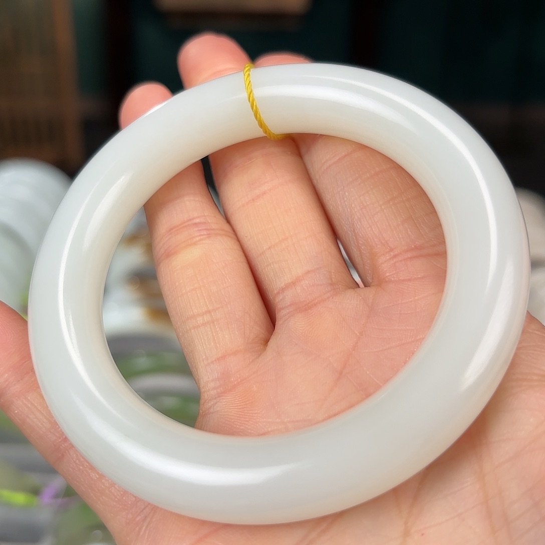 和田玉手镯卡58未镶嵌舒*