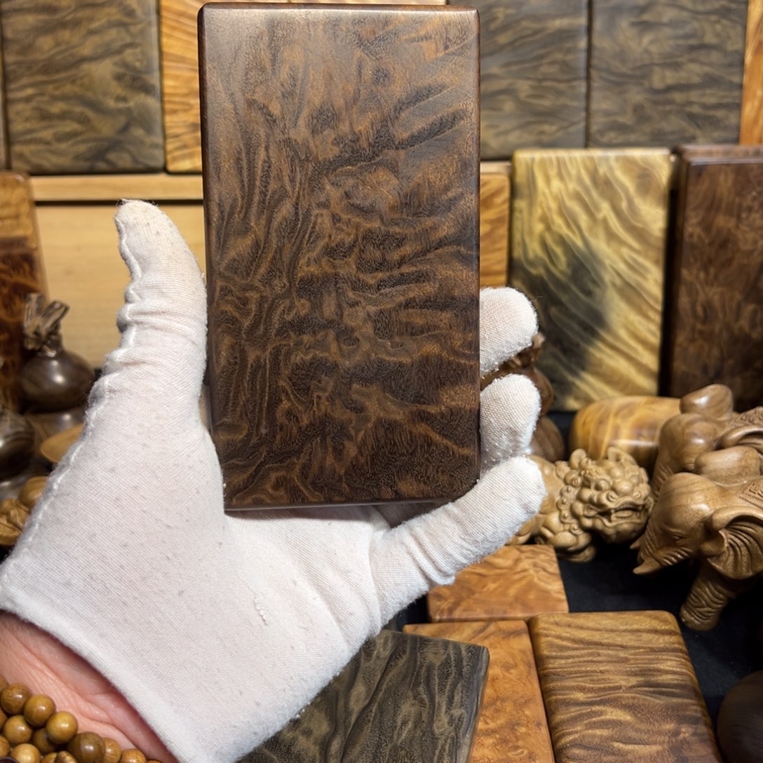 飞***5金丝楠阴沉木牌子