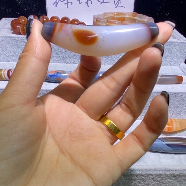 玛瑙/玉髓未镶嵌颈饰