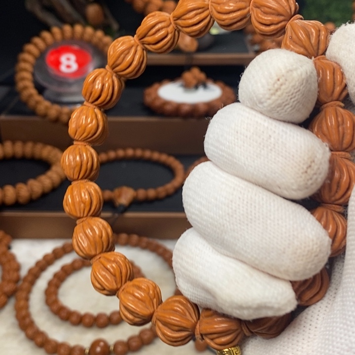 桃核吊坠泰****制秦岭龙纹桃核