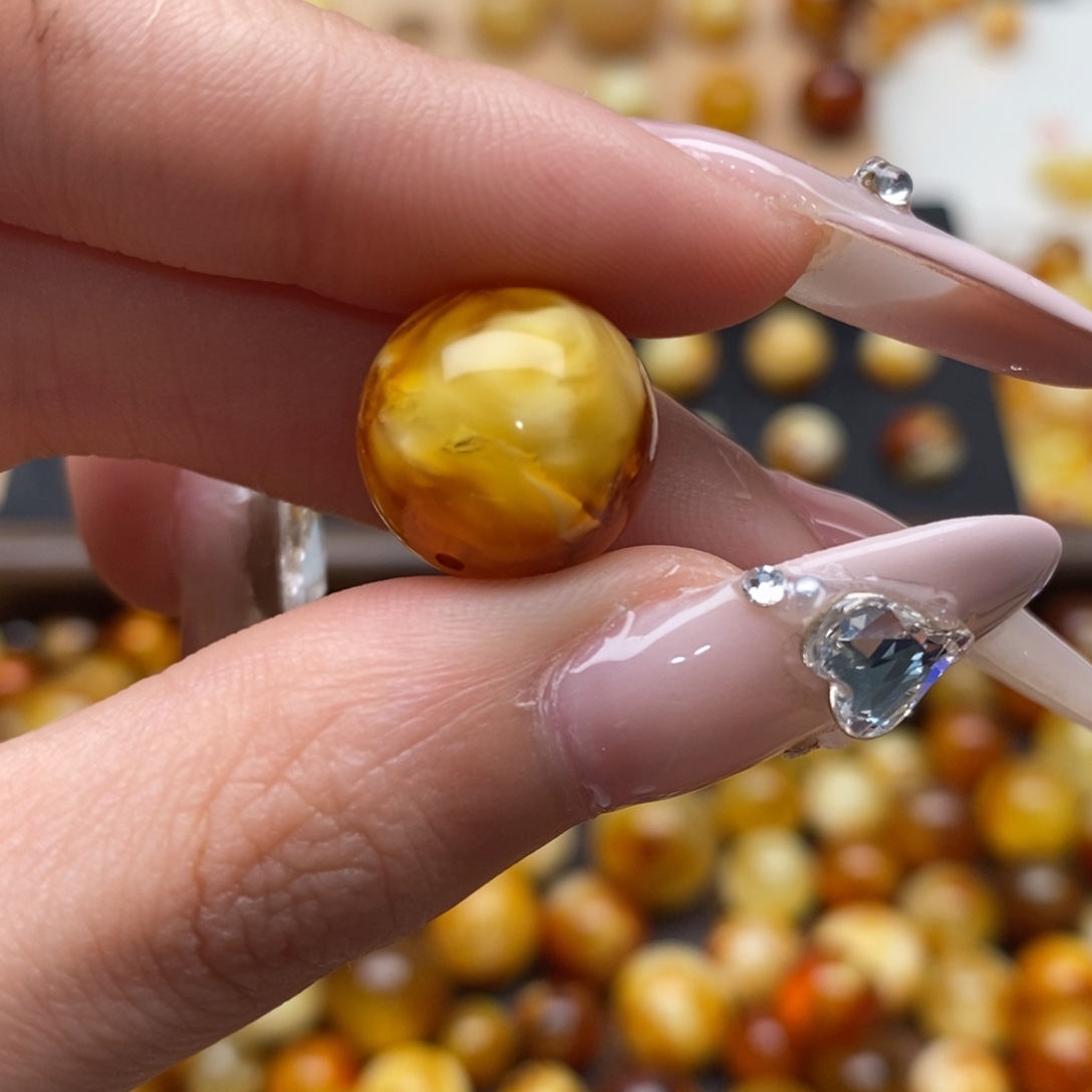 陌***开蜜蜡未镶嵌裸石蜜蜡