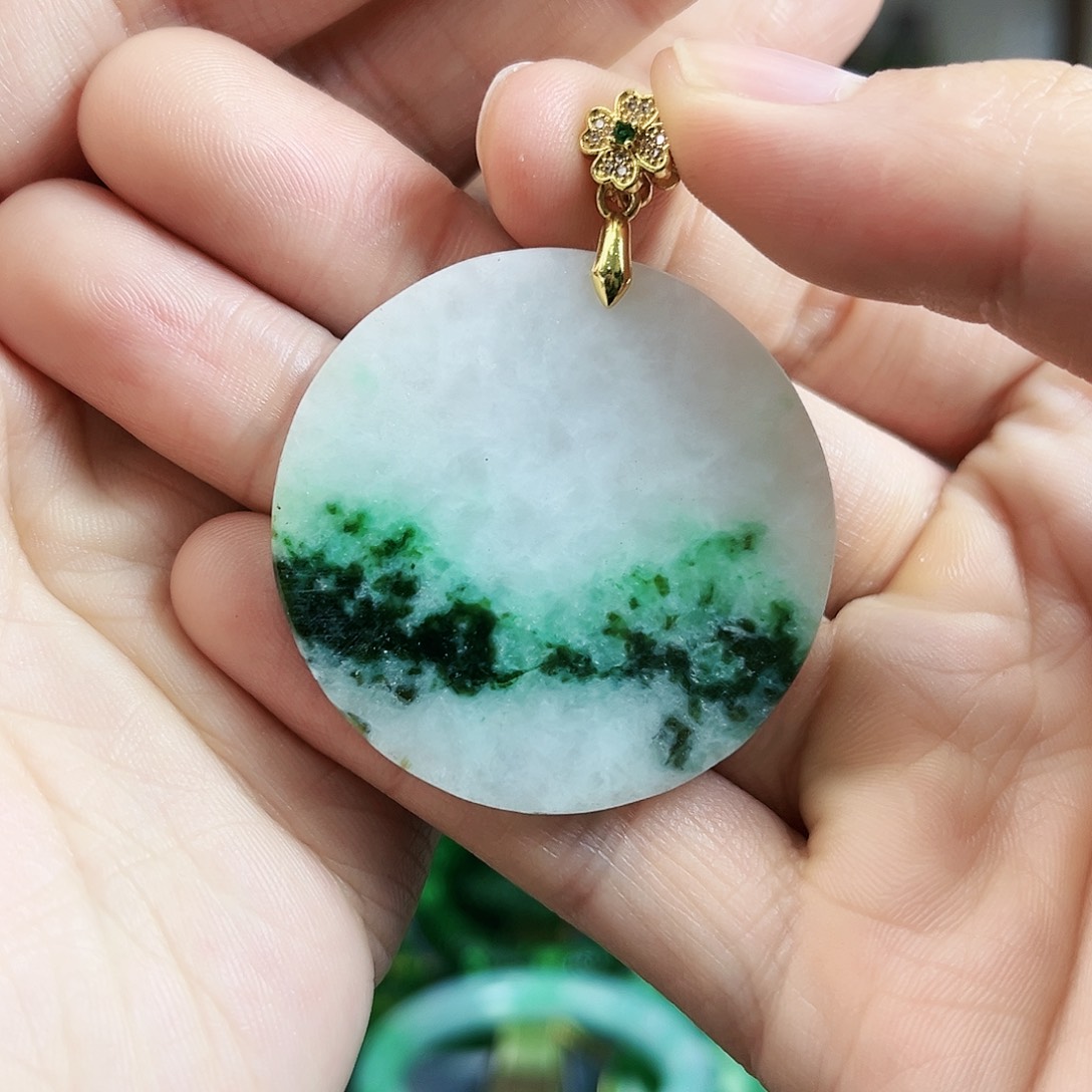 翡翠颈饰未镶嵌吊坠