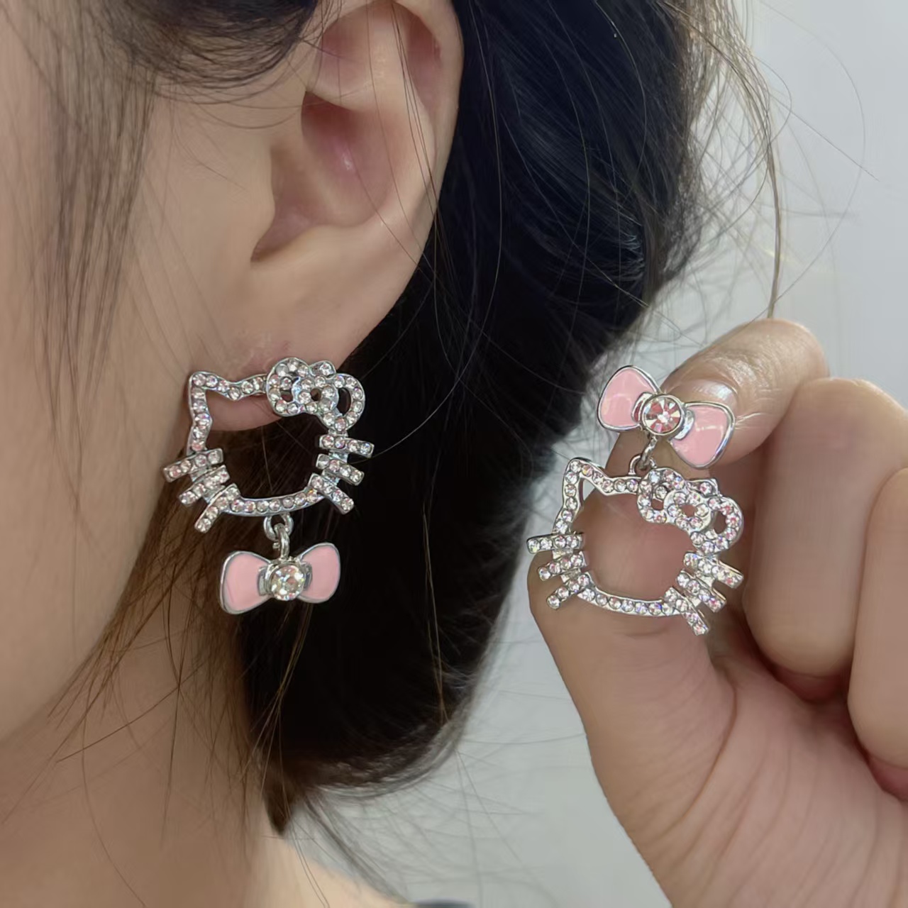 C168粉色蝴蝶结KT猫咪闪闪耳钉耳饰