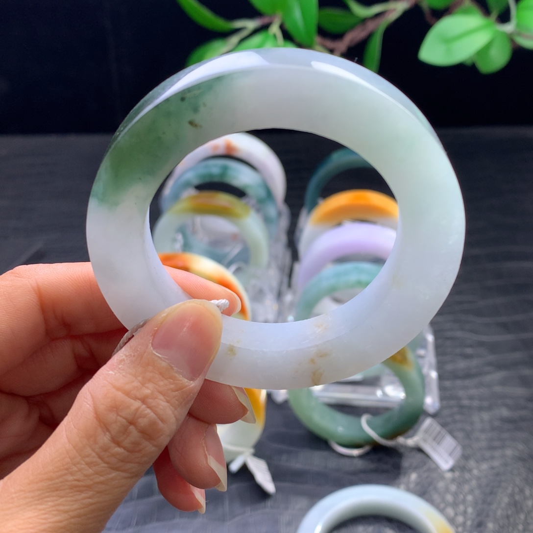 定制翡翠未镶嵌手镯