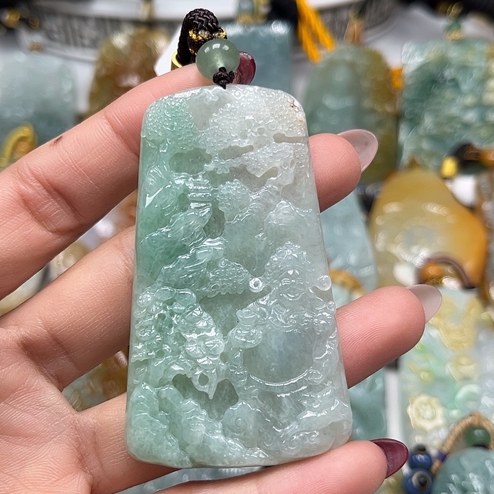 翡翠未镶嵌颈饰财神