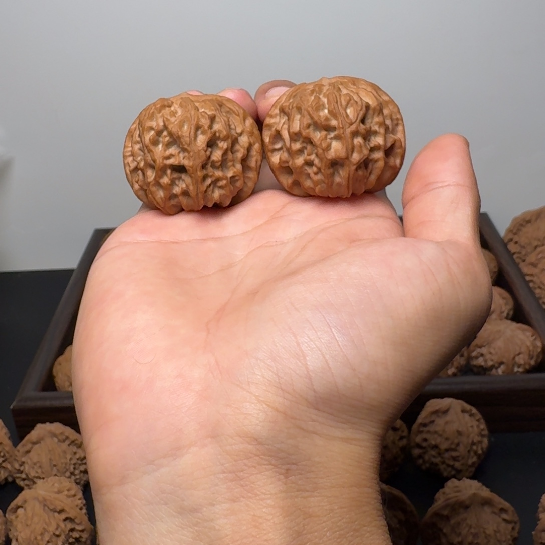 吊坠文玩核桃玉玺狮子头红皮