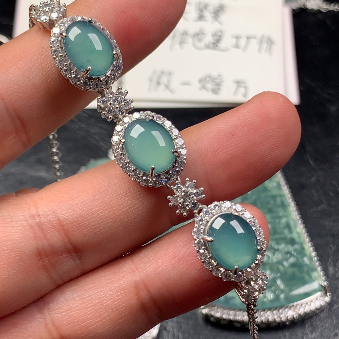 颈饰未镶嵌翡翠手链