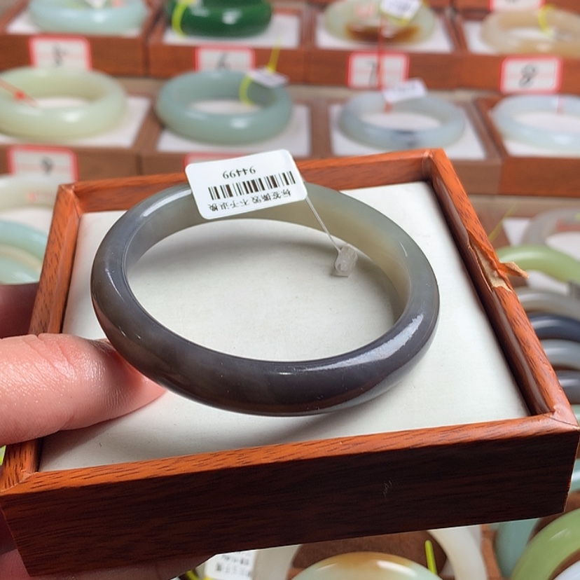 【闪购商品】和田玉未镶嵌手镯56