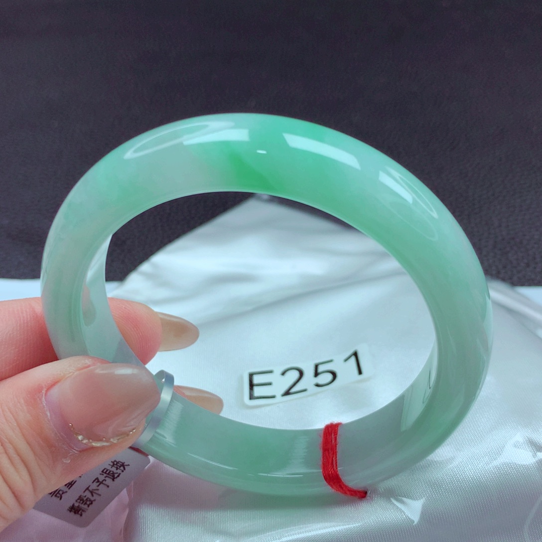 翡翠未镶嵌手镯手镯88