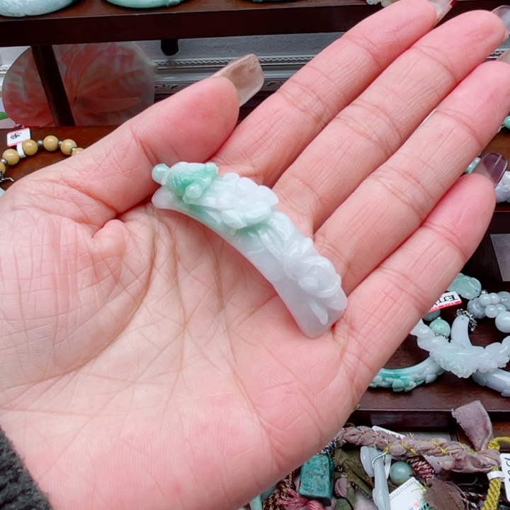 甜****翡翠未镶嵌手链手牌