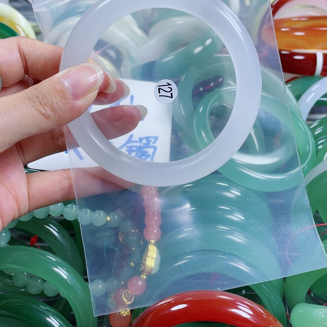 【闪购商品】石英质玉手镯未镶嵌64