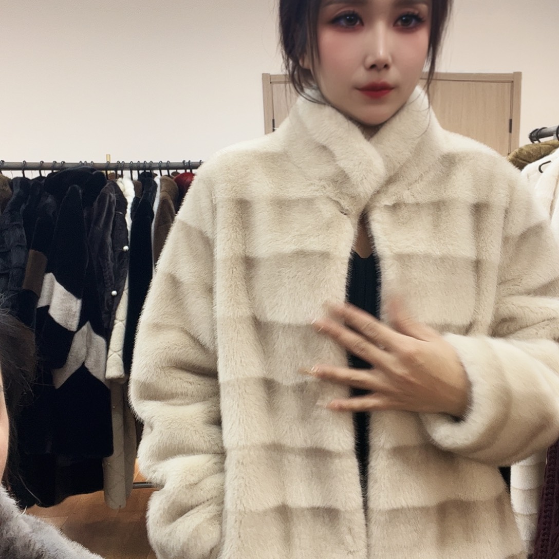 08号皮毛一体外套