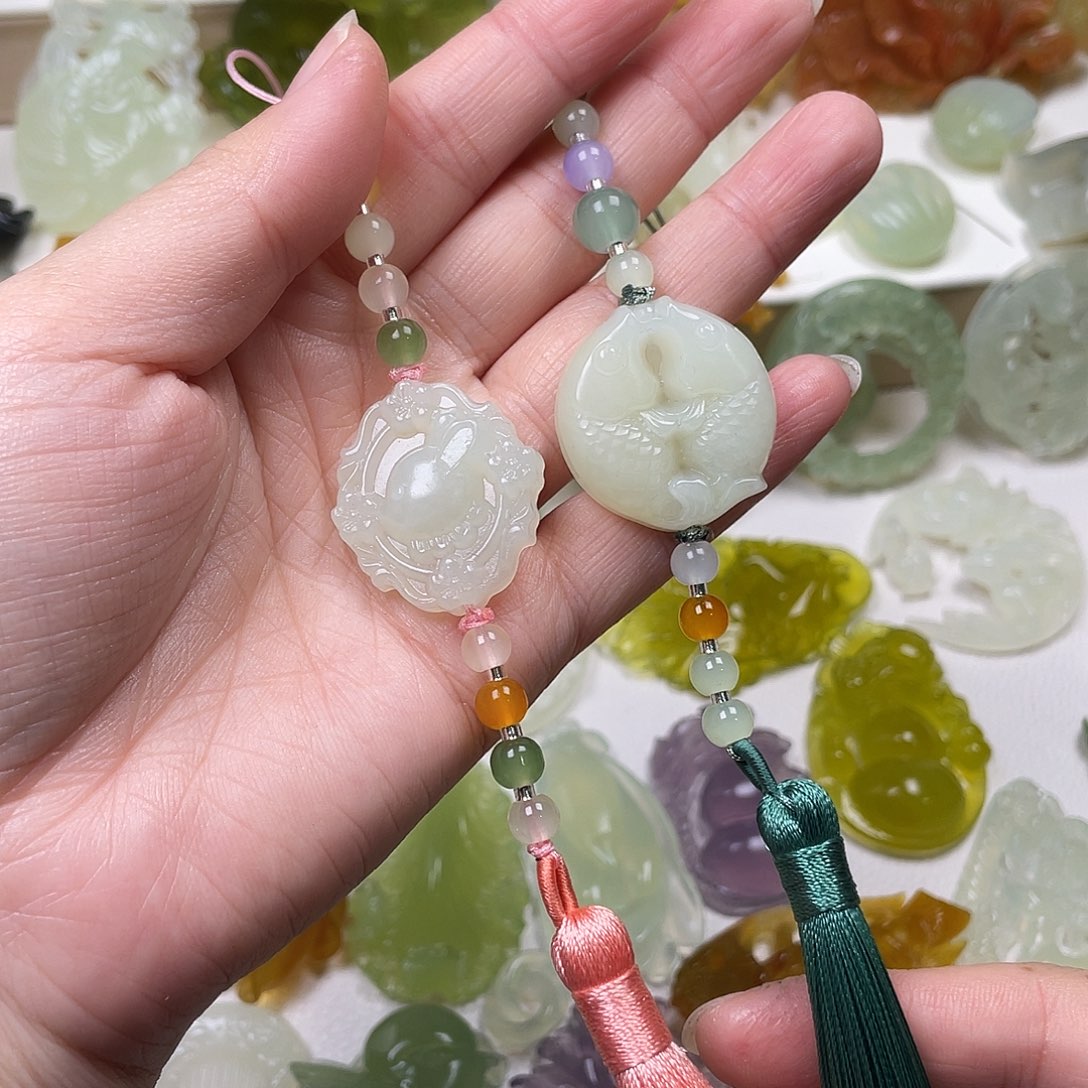 蛇纹石玉未镶嵌颈饰