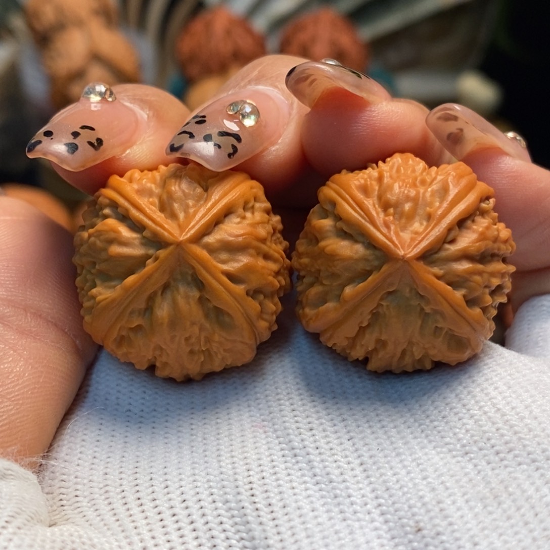 j***b文玩核桃把件四棱