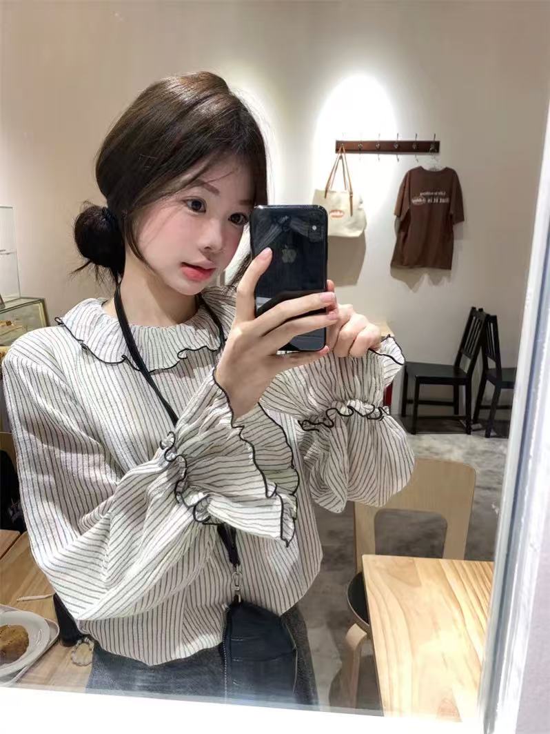 条纹荷叶领喇叭袖衬衫2025秋季新款法式复古显瘦气质长袖上衣女装