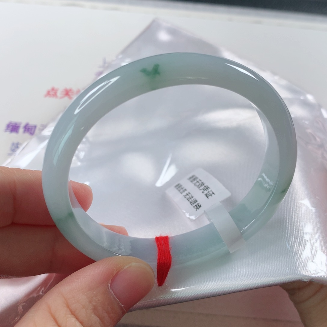 未镶嵌手镯（贵妃镯）翡翠228