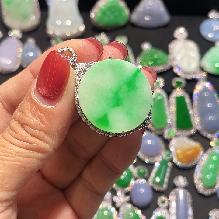 彩***华翡翠银S925镶嵌颈饰