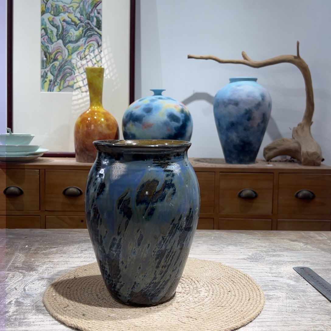 摆件陶瓷花瓶高22口11微瑕