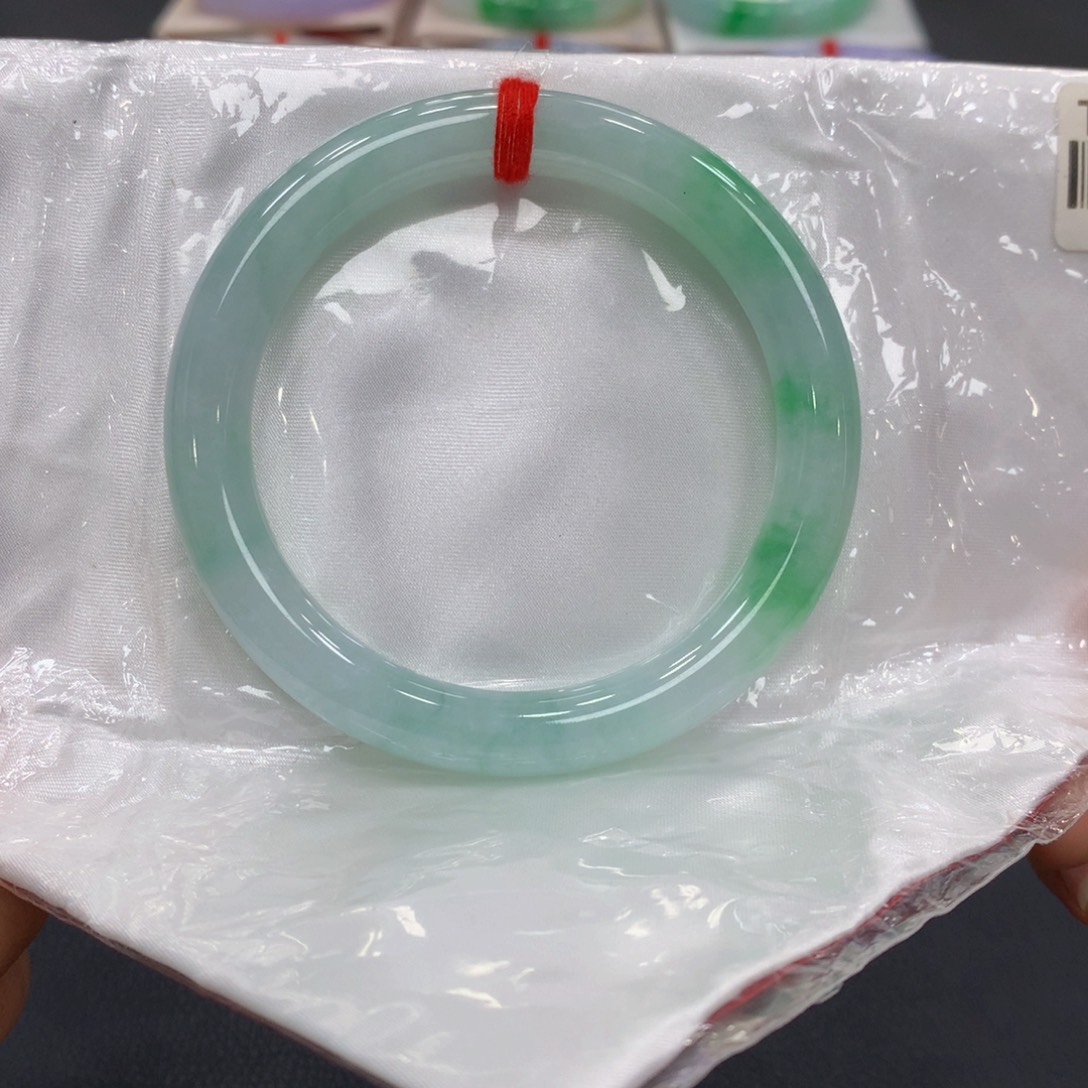 翡翠手镯未镶嵌翡翠19