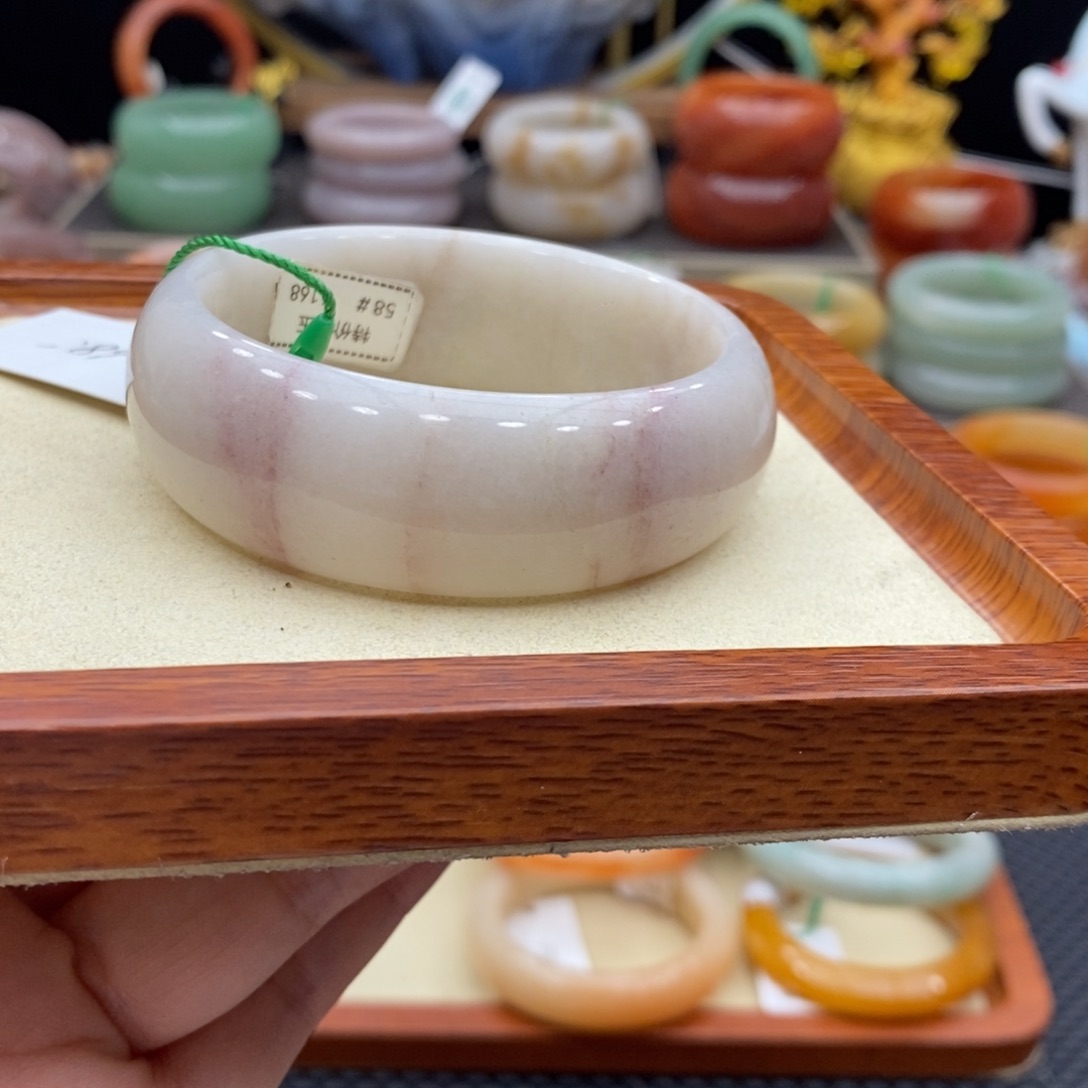 未镶嵌手镯石英质玉