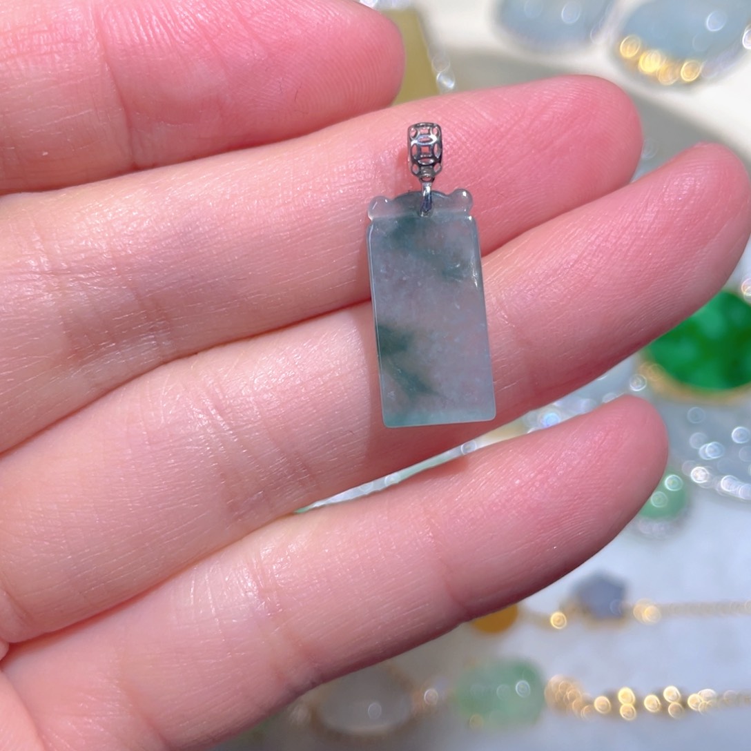 翡翠颈饰18K金镶嵌翡翠