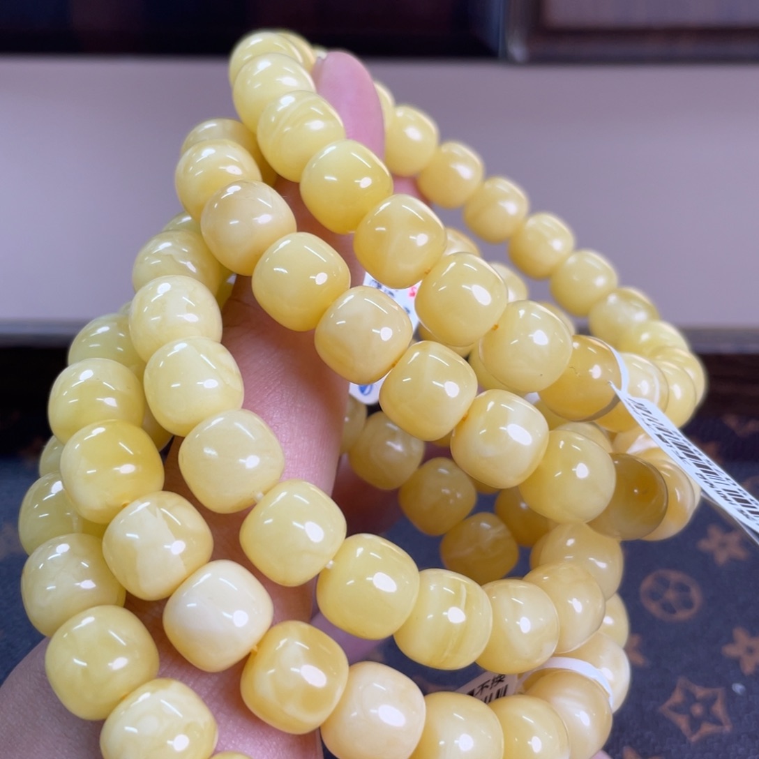 蜜蜡裸石未镶嵌116多样性发其一