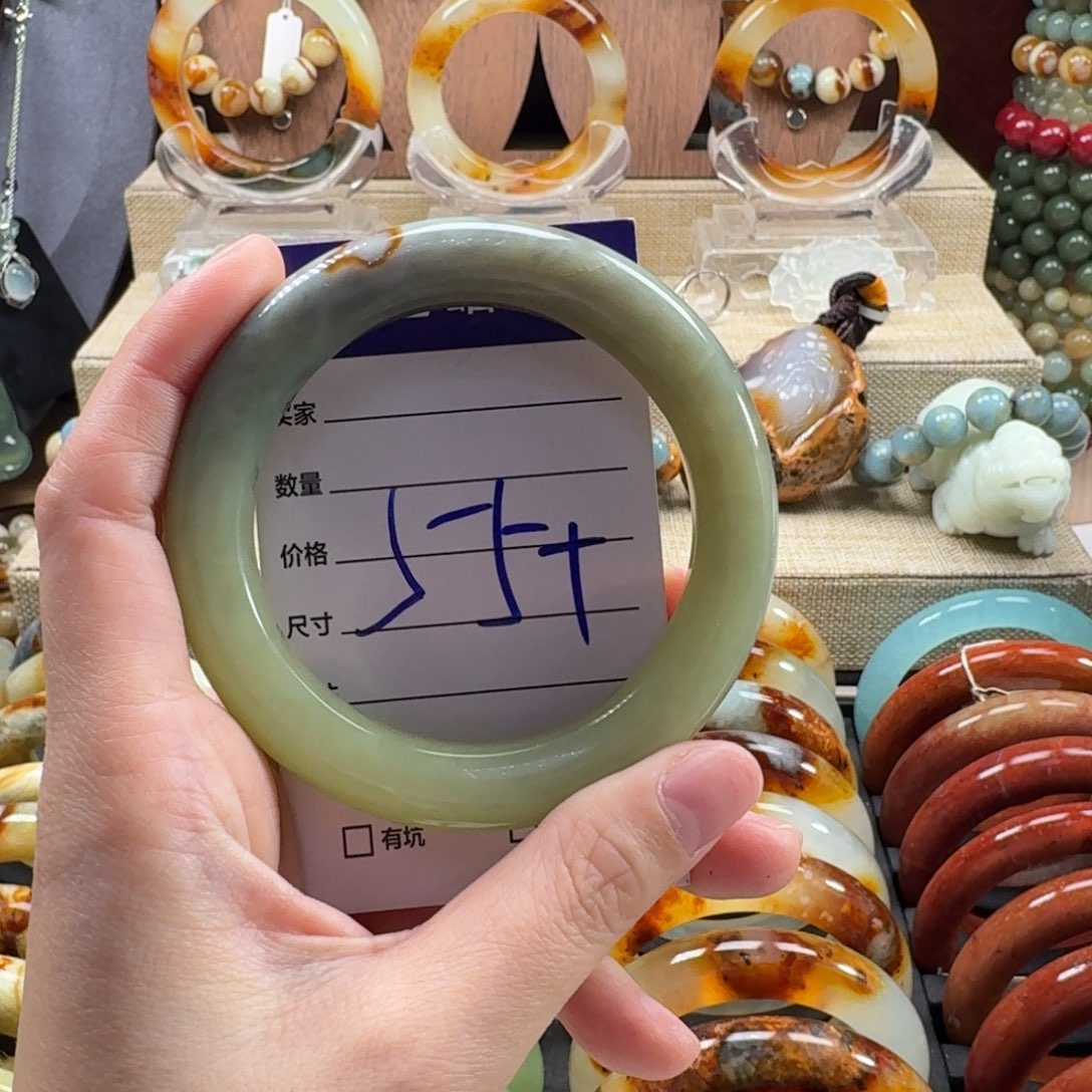 蛇纹石玉未镶嵌手镯49