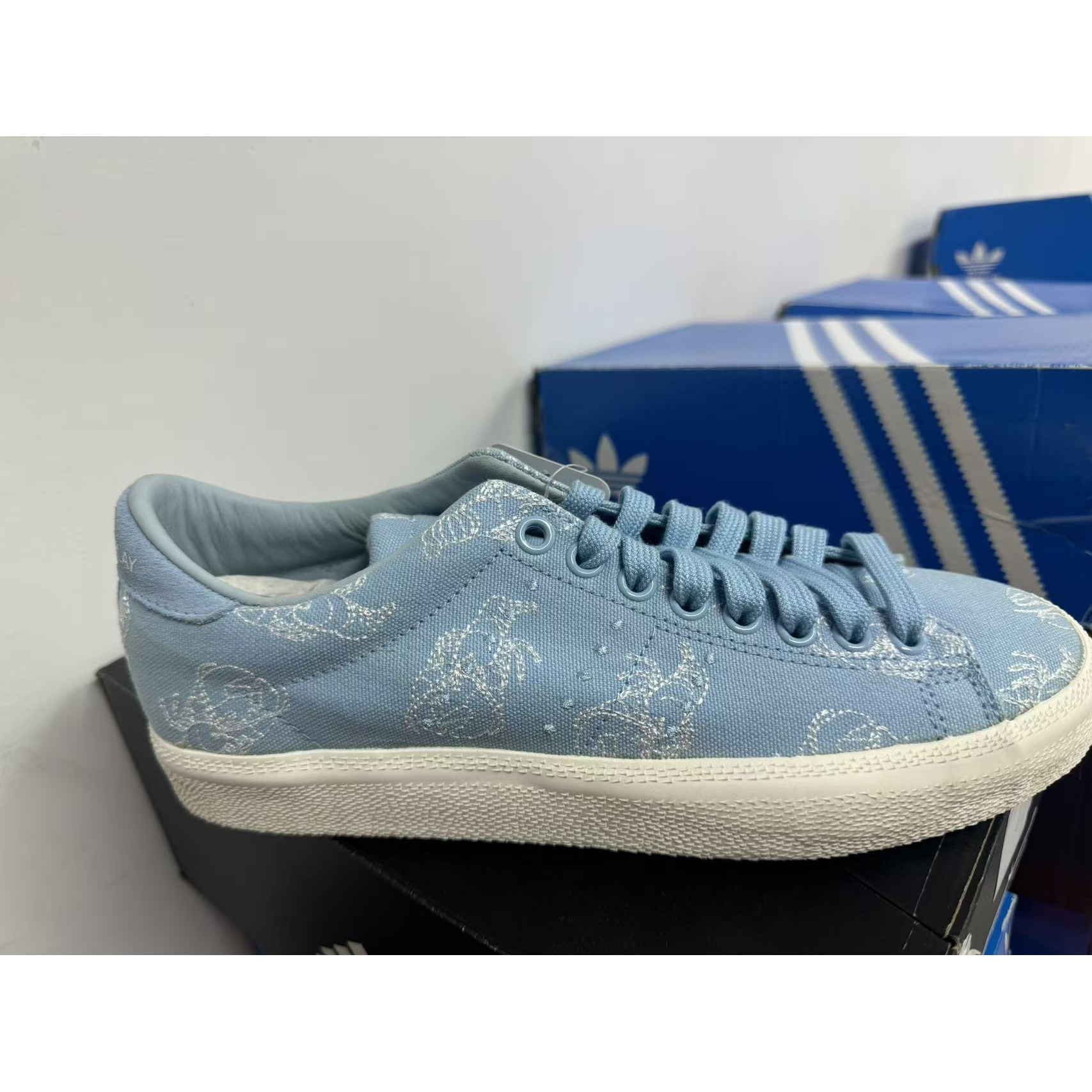 【微瑕慎拍】Adidas运动休闲板鞋D65376-39(鞋面发黄)