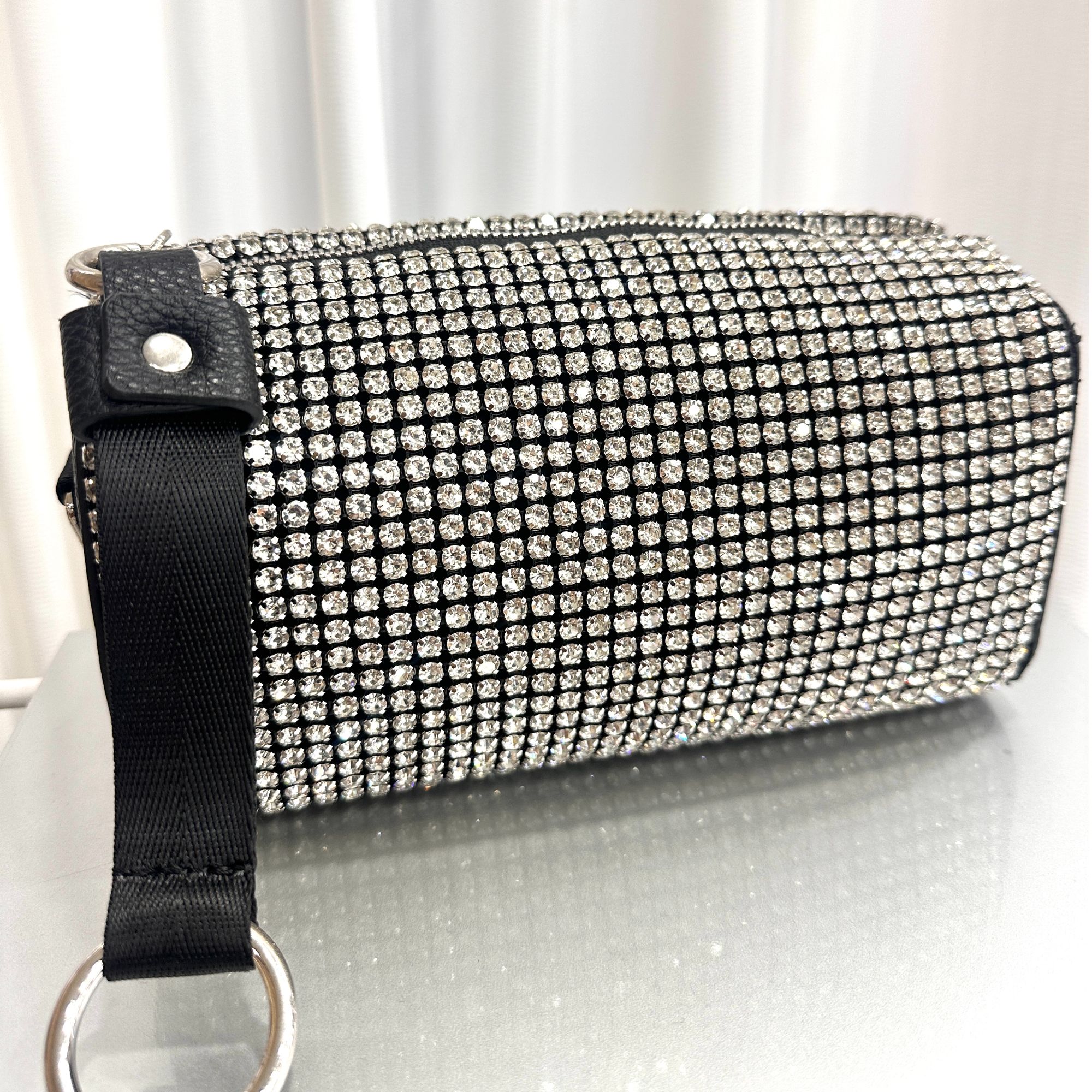 2025新款满钻枕头包满钻通用新款斜挎包时尚百搭女士镶钻斜挎女包