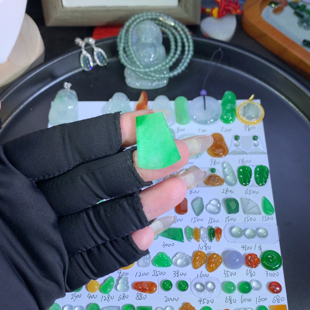 翡翠未镶嵌吊坠(不含链)绿无事牌