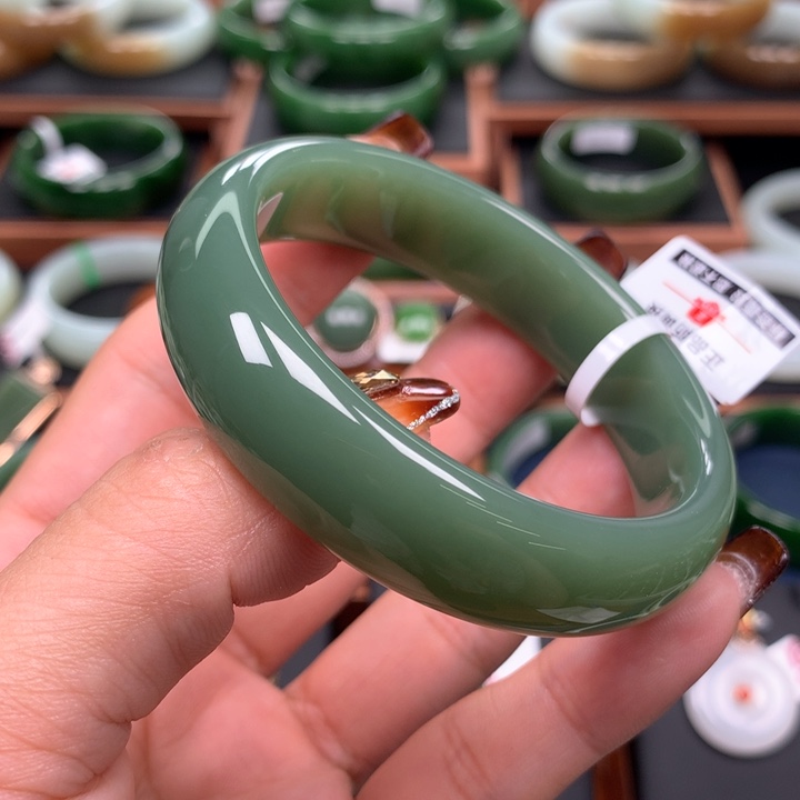 和田玉（碧玉）手镯未镶嵌
