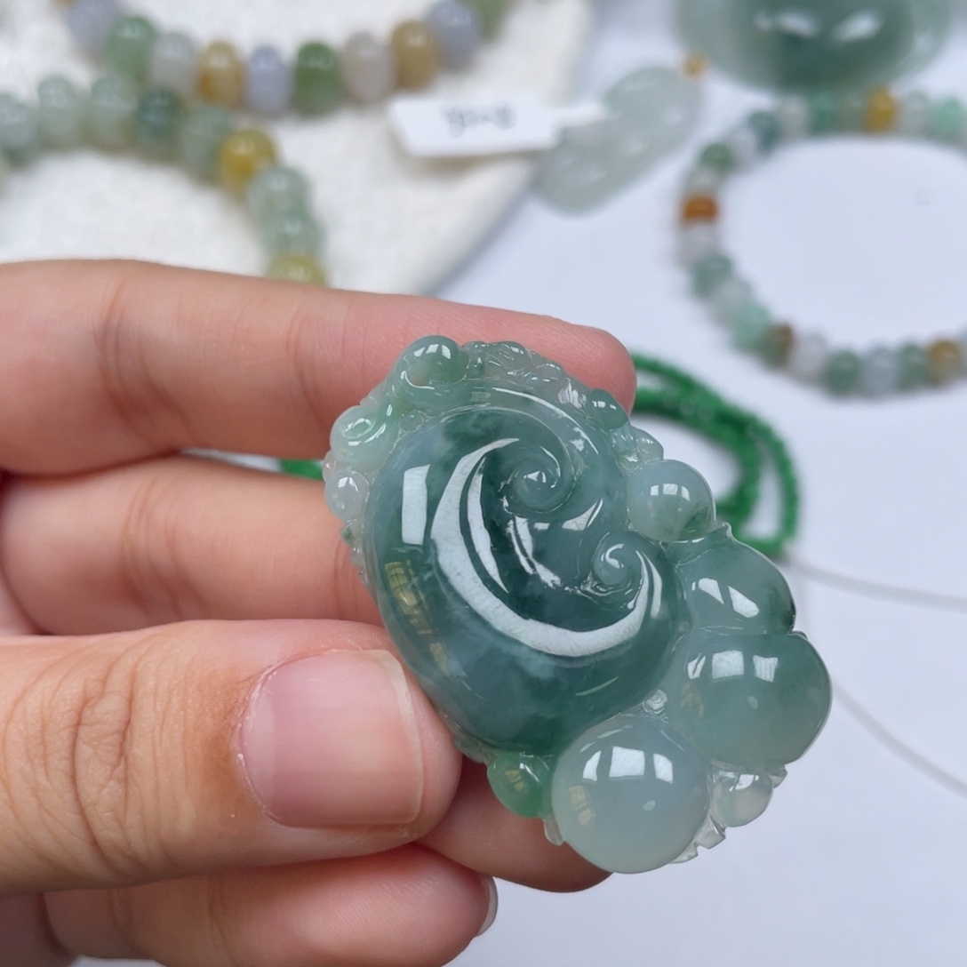 翡翠未镶嵌颈饰天然A货缅甸翡翠