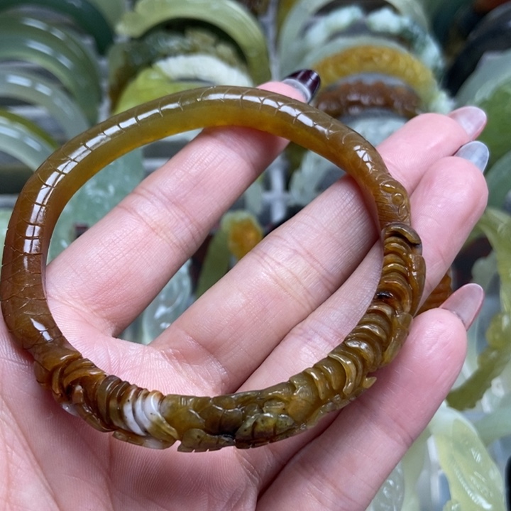 蛇纹石玉手镯未镶嵌