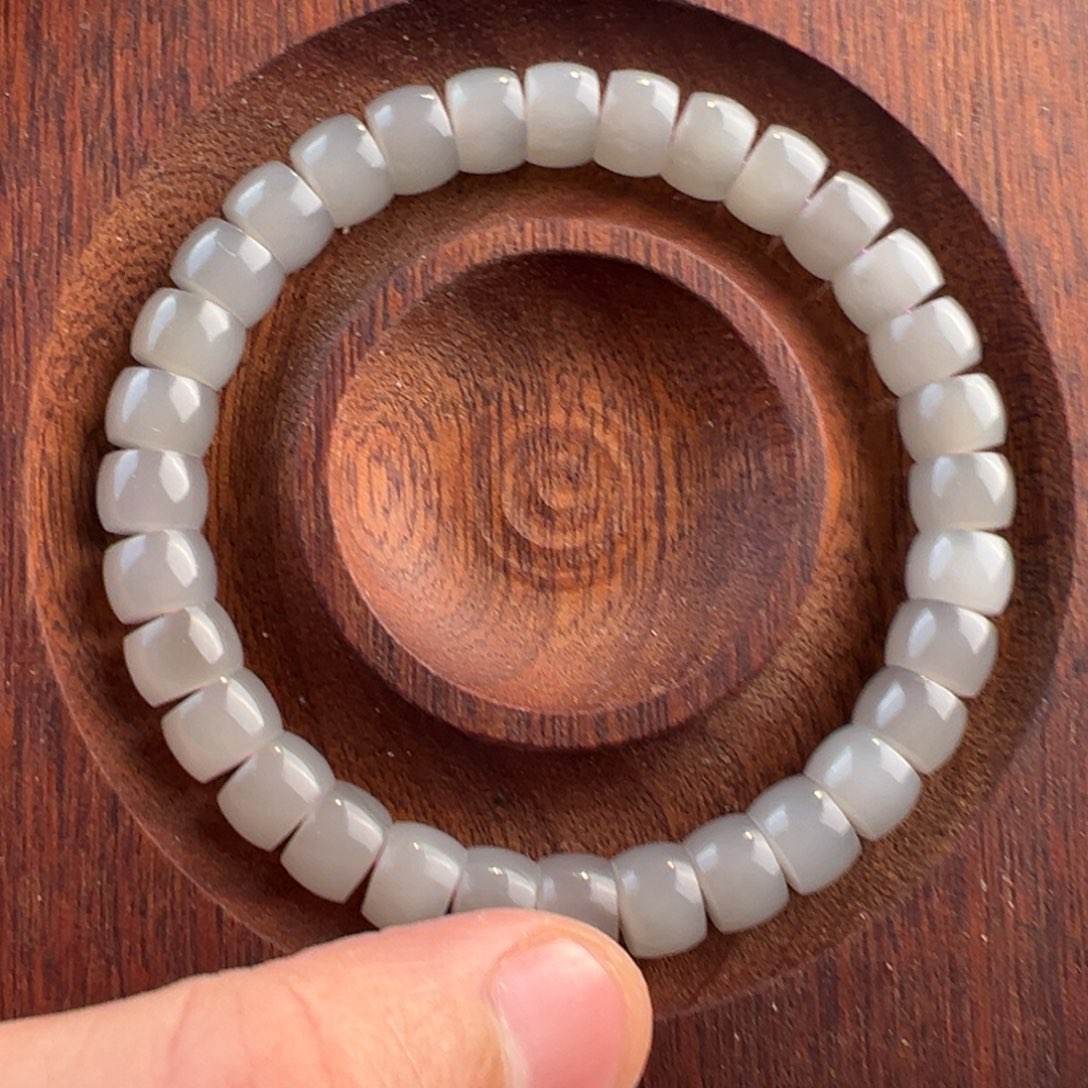 J***y和田玉未镶嵌手链