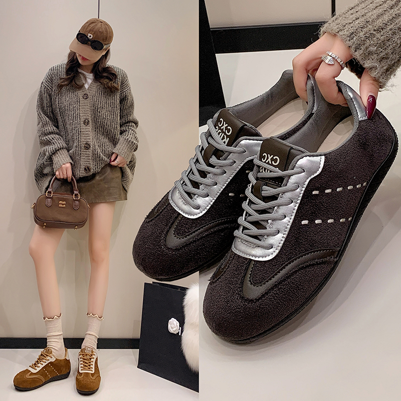 2026早春新款爆款轻便防滑女士德训鞋平底舒适百搭轻便复古休闲鞋