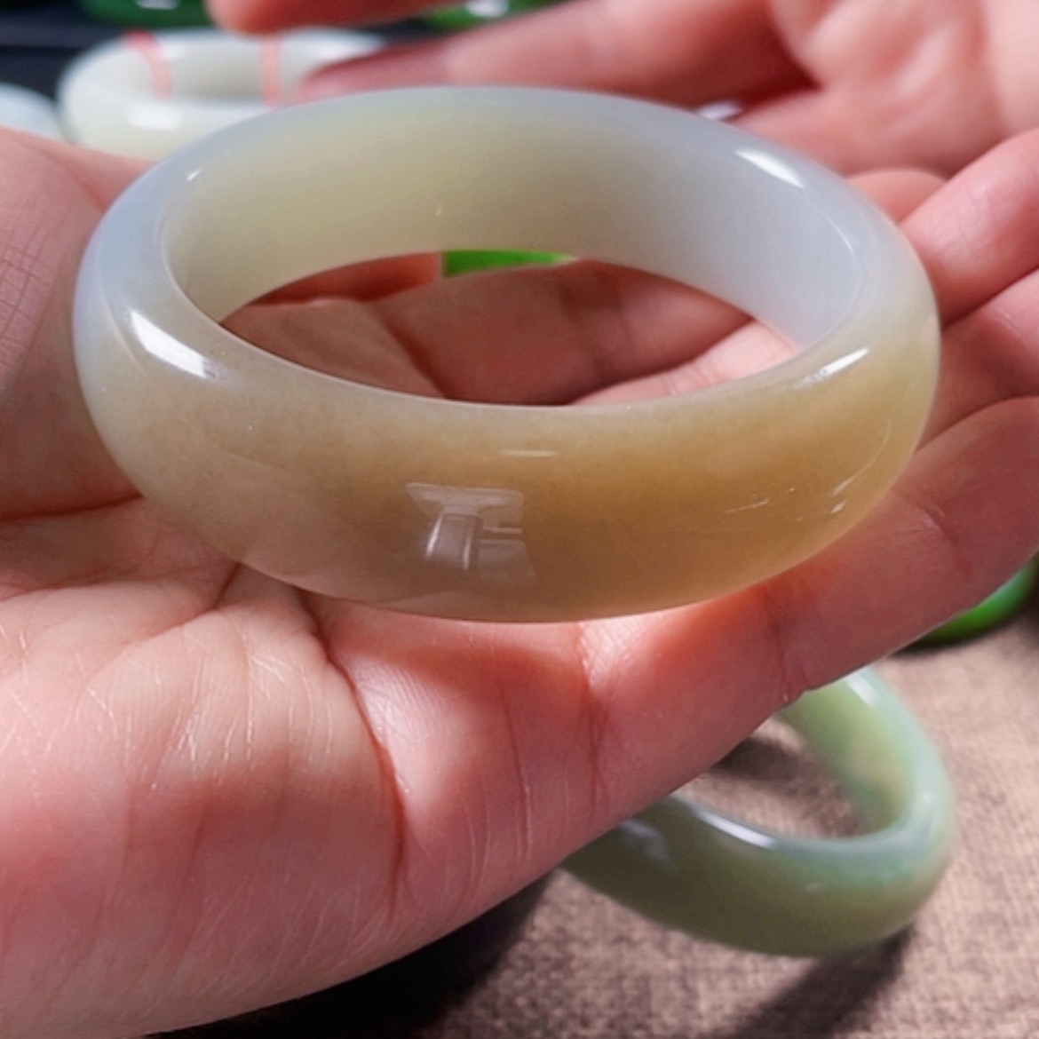 【闪购商品】和田玉手镯未镶嵌