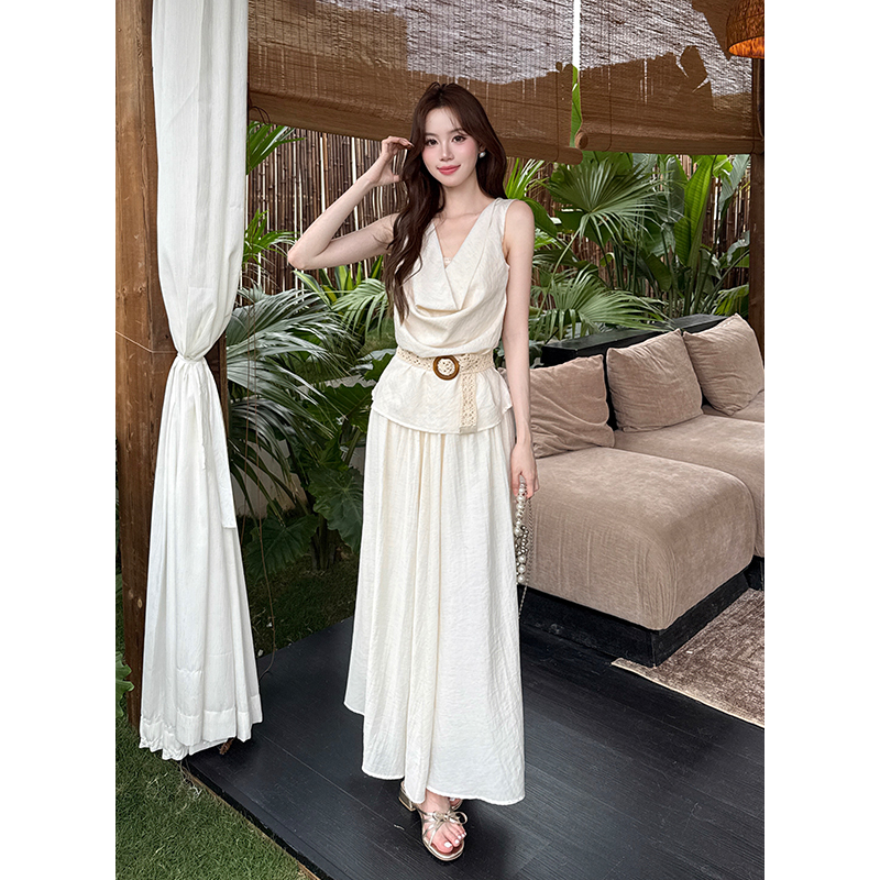 夏季穿搭一整套法式度假风挂脖荡领假两件上衣女半身裙子两件套装