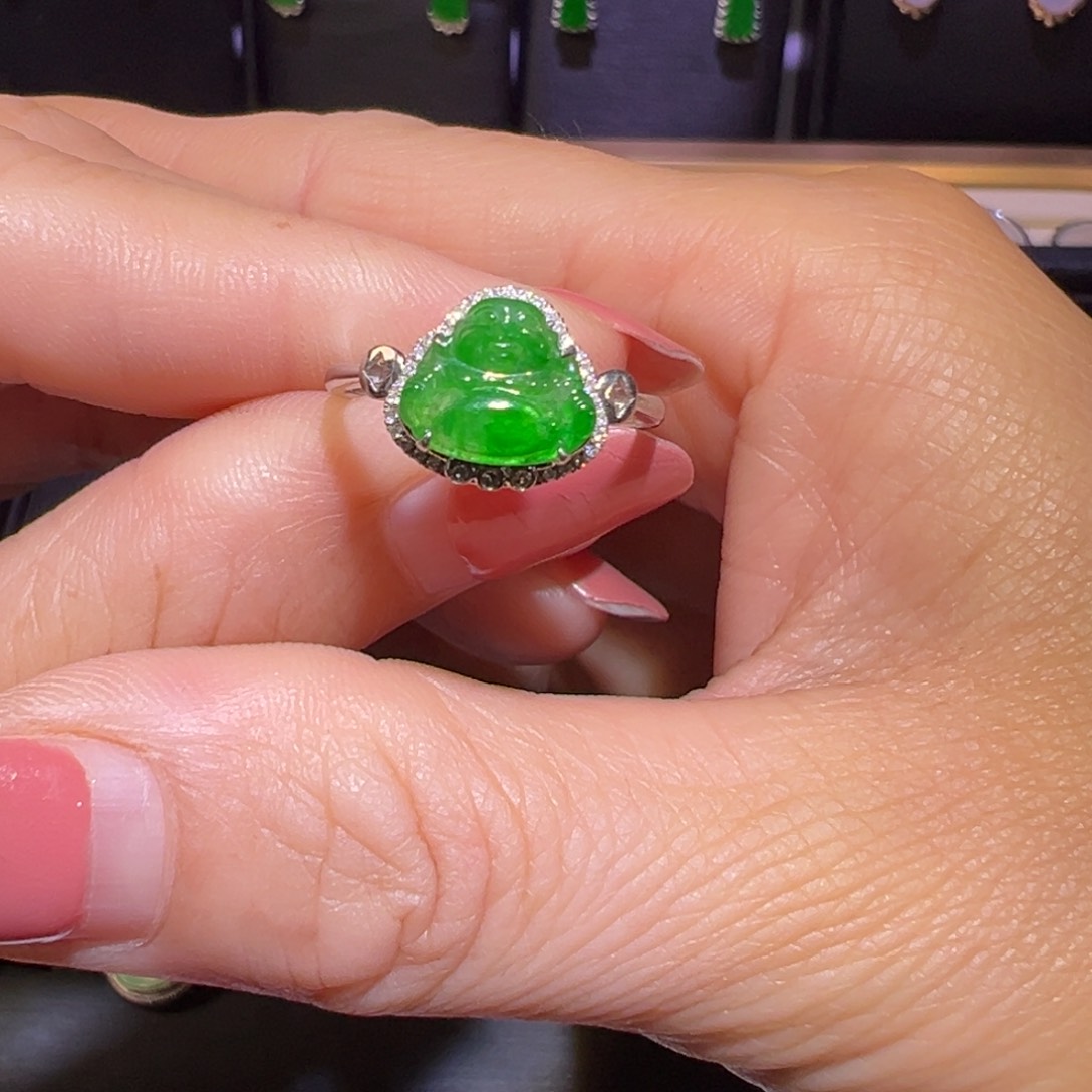 翡翠颈饰18K金镶嵌戒指