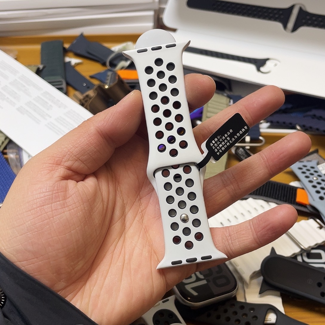 99新白色洞洞表带45mm sm