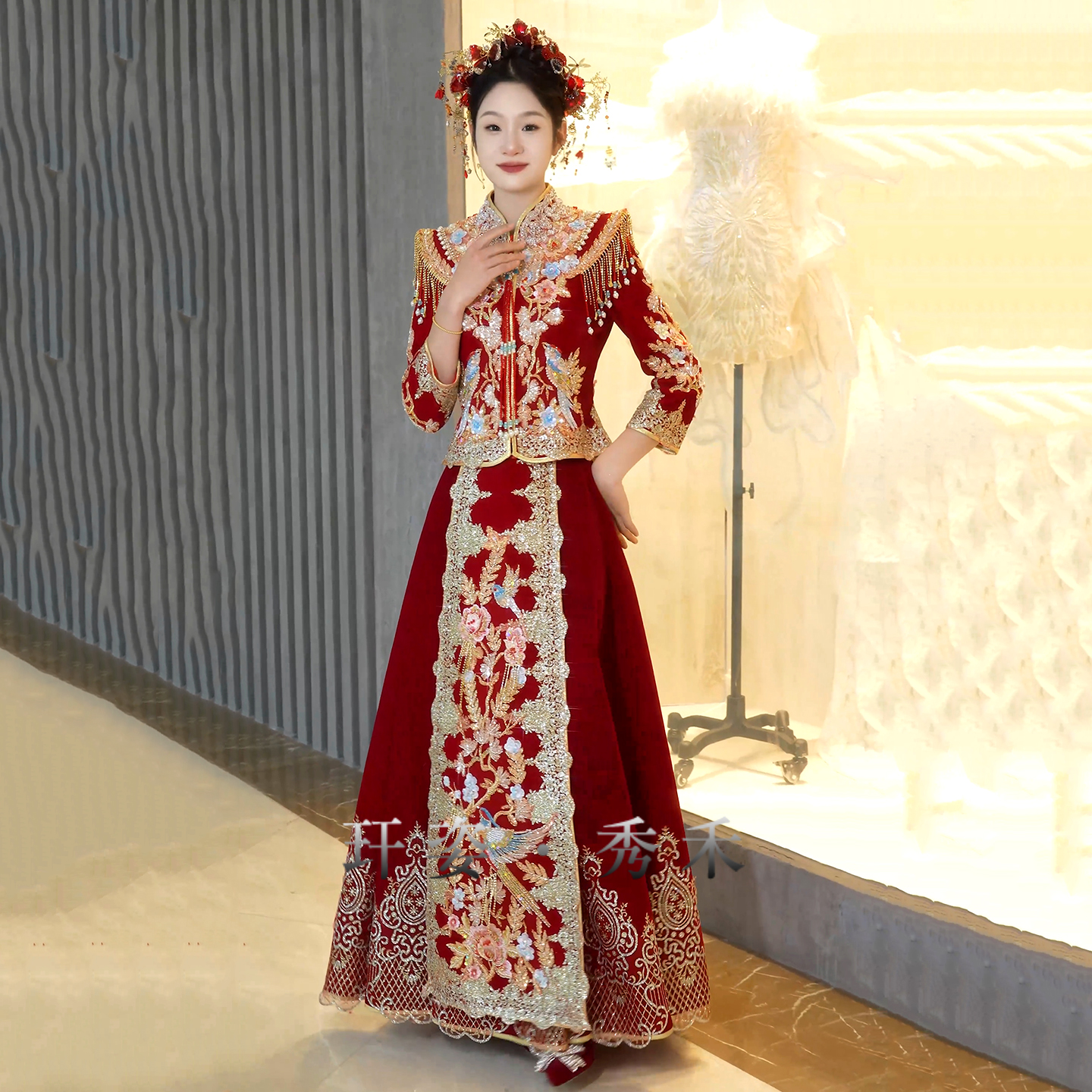 重工翘肩秀禾服出阁婚服2025新款秋冬新娘结婚礼服敬酒服凤冠霞帔